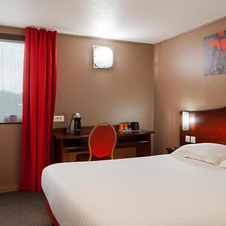 Brit Hotel Арас Екстериор снимка
